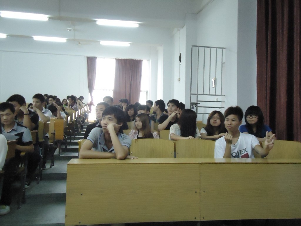 �����Ļ᳡