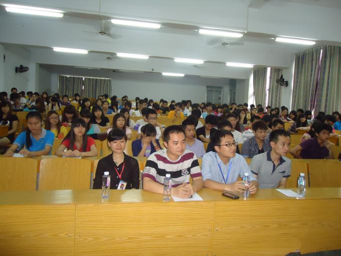 ��ϯ�����쵼