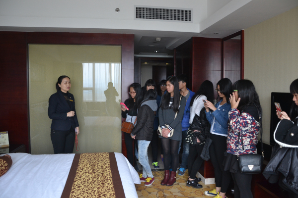 14�Ƶ��ι����Ǽ��Ƶ�