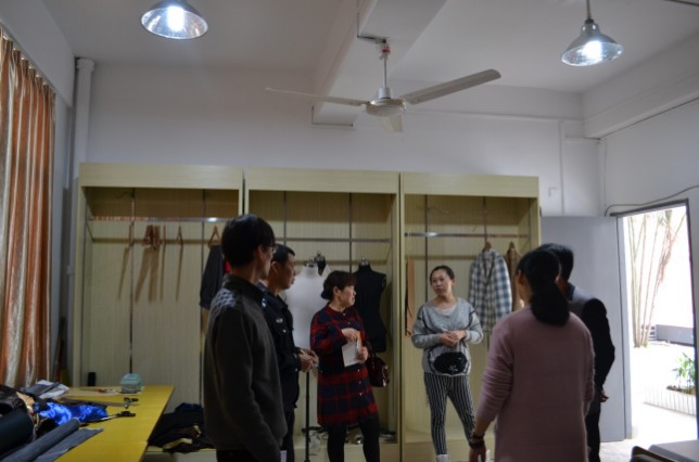 ��װ��ҵѧԺ��װ�з�������