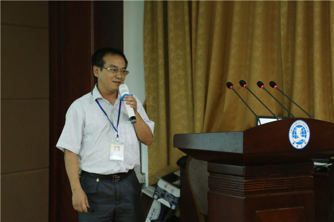 数字设计工程系副主任黄杰波