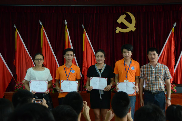 �����������佱