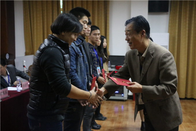 ����Ժ������Ϊ������˰佱