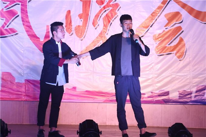 许树铣老师携学生黄明楠表演《张春郎削发片段》