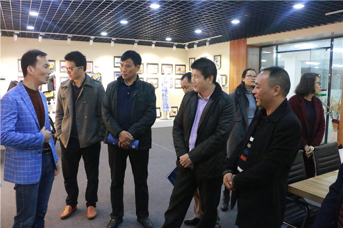 �ι۷�װ��ҵѧԺ