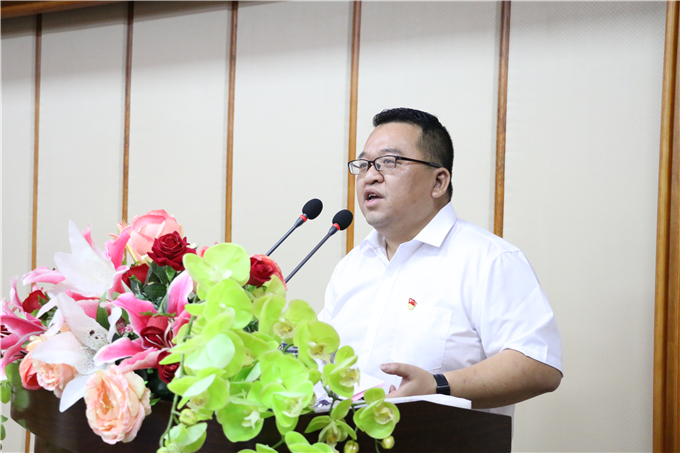 揭阳联通党委委员、普宁联通总经理李忠致辞