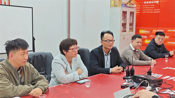 访企拓岗现场