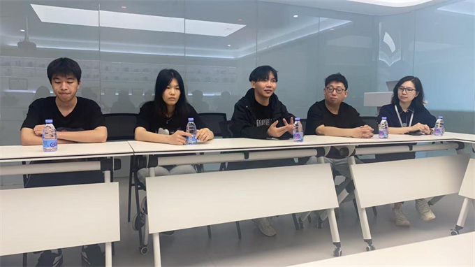 学生代表发言