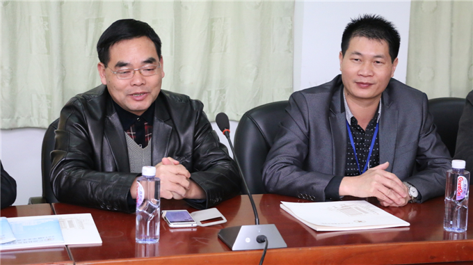 ��ί�������ҵ�꽲������