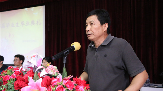 院长助理刘教林主持