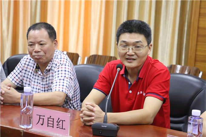 五华中学校长万自红讲话