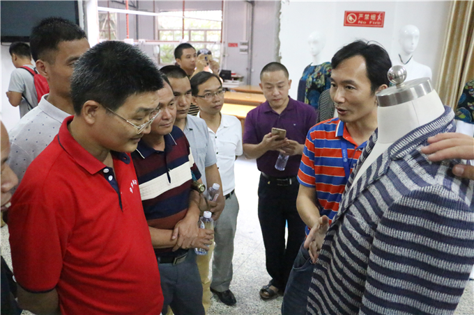 参观服装产业学院