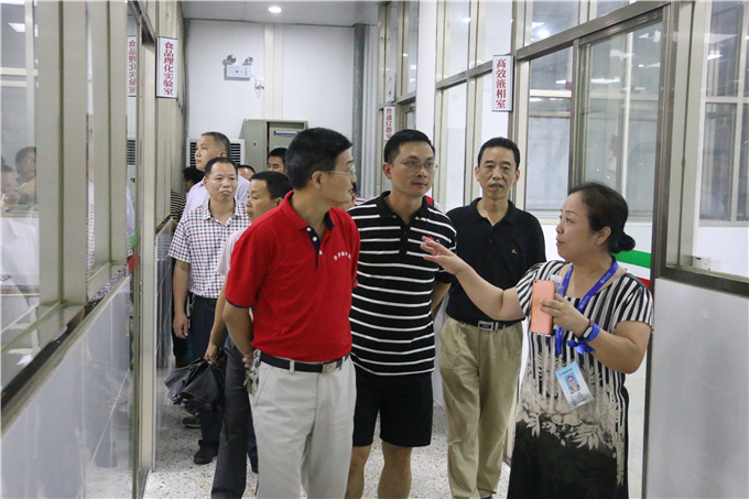 参观食品检测中心