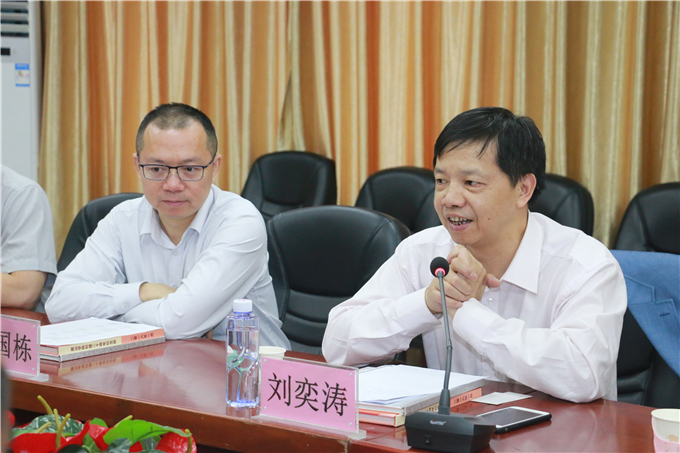 华南师范大学继续教育学院党总支书记刘奕涛对学院的创新创业教育、特色教育给予充分肯定和高度赞赏