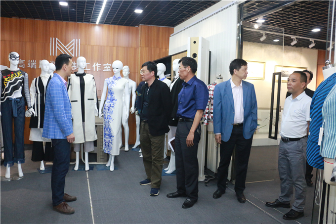参观服装产业学院