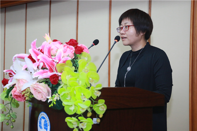 创业学院副院长陈璧玲主持