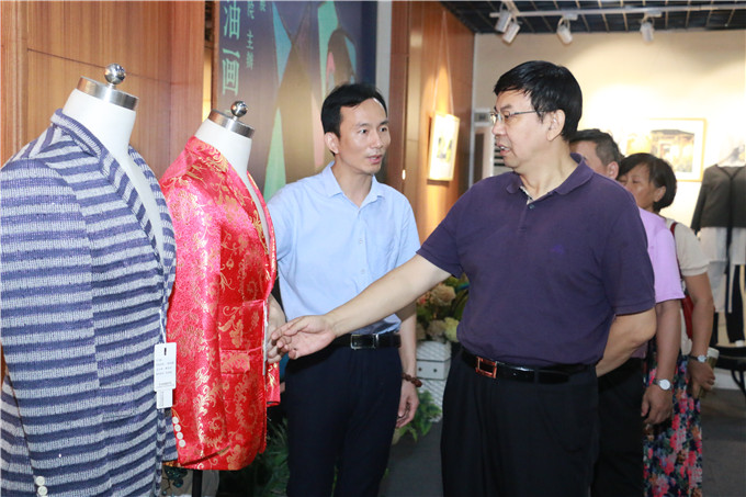 参观服装产业学院